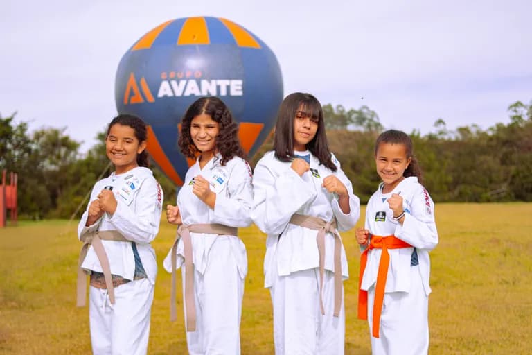 Projeto de Taekwondo realiza primeira troca de faixas de 2026 na Ferro Puro